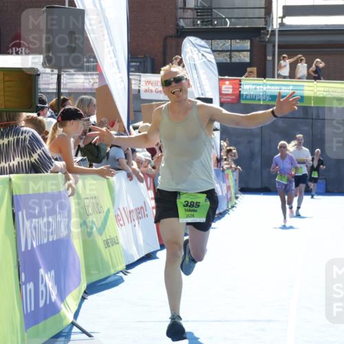 09.08.2026 - GEWOBA Citytriathlon Bremen Yannick Fuchs http://msf.ph/oto/9937380 09.08.2026 15:15:56 Ziel 385, 395 meine-sportfotos.de