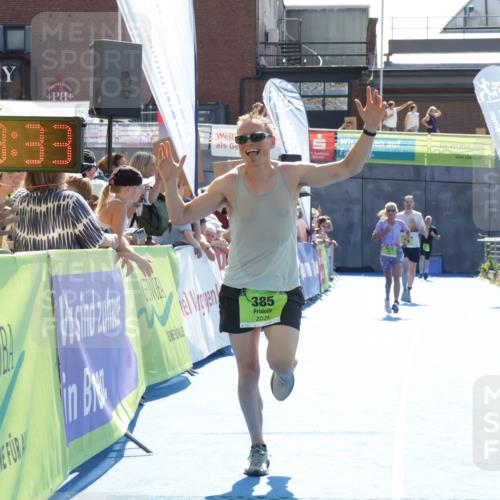 09.08.2026 - GEWOBA Citytriathlon Bremen Yannick Fuchs http://msf.ph/oto/9937381 09.08.2026 15:15:56 Ziel 385, 395 meine-sportfotos.de