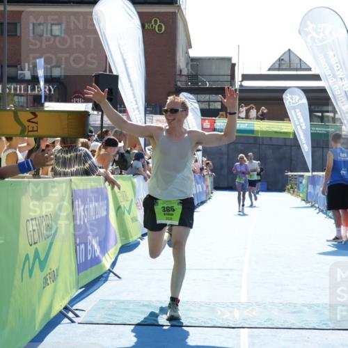 09.08.2026 - GEWOBA Citytriathlon Bremen Yannick Fuchs http://msf.ph/oto/9937383 09.08.2026 15:15:57 Ziel 385, 395, 523 meine-sportfotos.de