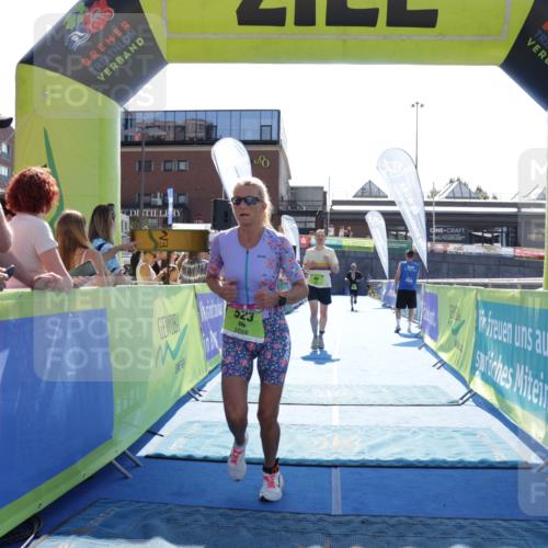 09.08.2026 - GEWOBA Citytriathlon Bremen Yannick Fuchs http://msf.ph/oto/9937396 09.08.2026 15:16:03 Ziel 49, 523 meine-sportfotos.de