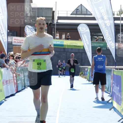 09.08.2026 - GEWOBA Citytriathlon Bremen Yannick Fuchs http://msf.ph/oto/9937400 09.08.2026 15:16:04 Ziel 45, 49, 523 meine-sportfotos.de