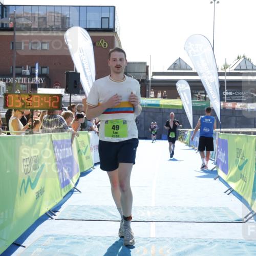 09.08.2026 - GEWOBA Citytriathlon Bremen Yannick Fuchs http://msf.ph/oto/9937403 09.08.2026 15:16:05 Ziel 45, 49, 523 meine-sportfotos.de