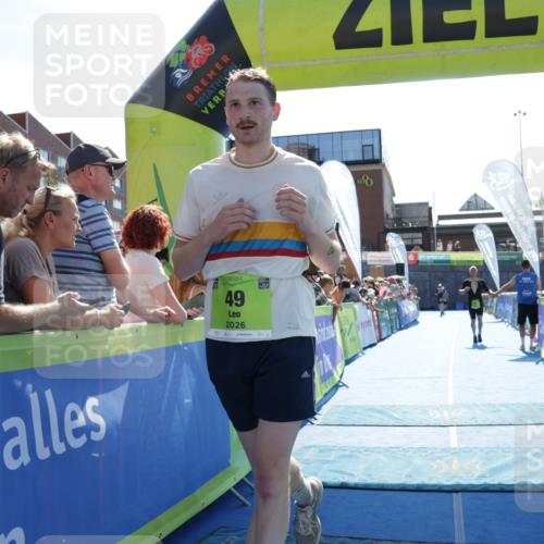 09.08.2026 - GEWOBA Citytriathlon Bremen Yannick Fuchs http://msf.ph/oto/9937408 09.08.2026 15:16:06 Ziel 45, 49, 523 meine-sportfotos.de