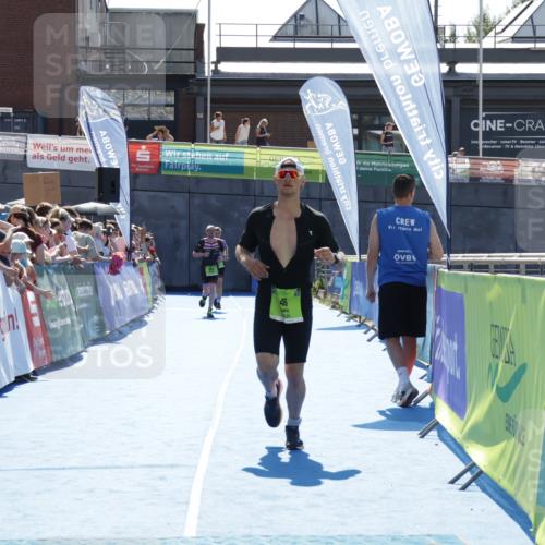 09.08.2026 - GEWOBA Citytriathlon Bremen Yannick Fuchs http://msf.ph/oto/9937410 09.08.2026 15:16:07 Ziel 45, 49, 523 meine-sportfotos.de