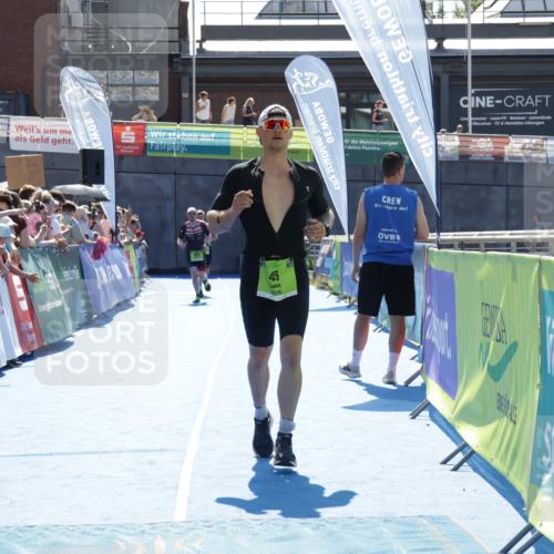 09.08.2026 - GEWOBA Citytriathlon Bremen Yannick Fuchs http://msf.ph/oto/9937413 09.08.2026 15:16:08 Ziel 45, 49 meine-sportfotos.de