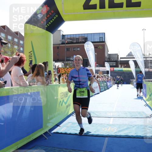 09.08.2026 - GEWOBA Citytriathlon Bremen Yannick Fuchs http://msf.ph/oto/9937433 09.08.2026 15:16:19 Ziel 339, 364 meine-sportfotos.de