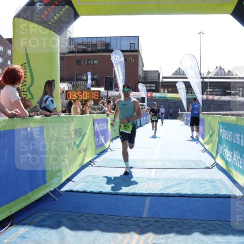 09.08.2026 - GEWOBA Citytriathlon Bremen Yannick Fuchs http://msf.ph/oto/9937493 09.08.2026 15:16:41 Ziel 205, 334, 370, 402 meine-sportfotos.de