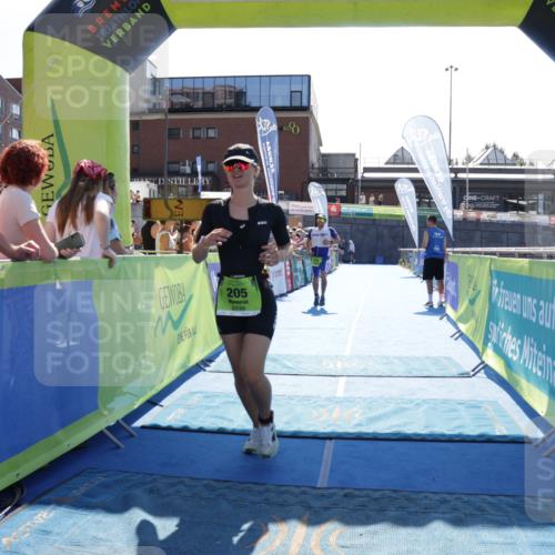 09.08.2026 - GEWOBA Citytriathlon Bremen Yannick Fuchs http://msf.ph/oto/9937500 09.08.2026 15:16:44 Ziel 205, 370, 402 meine-sportfotos.de