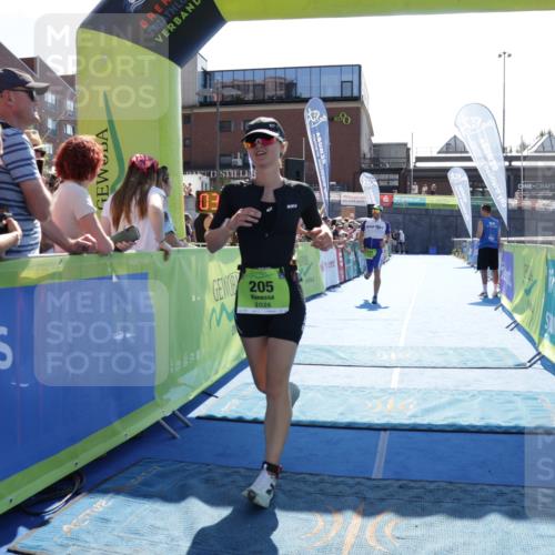 09.08.2026 - GEWOBA Citytriathlon Bremen Yannick Fuchs http://msf.ph/oto/9937501 09.08.2026 15:16:45 Ziel 205, 370, 402 meine-sportfotos.de