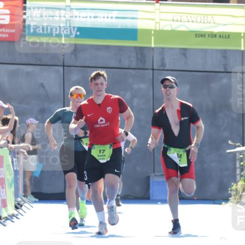 09.08.2026 - GEWOBA Citytriathlon Bremen Yannick Fuchs http://msf.ph/oto/9937513 09.08.2026 15:16:53 Ziel 384 meine-sportfotos.de
