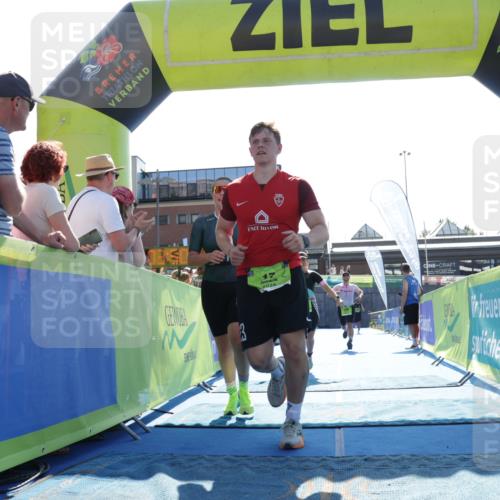 09.08.2026 - GEWOBA Citytriathlon Bremen Yannick Fuchs http://msf.ph/oto/9937541 09.08.2026 15:16:59 Ziel 17, 146, 192, 356, 384 meine-sportfotos.de