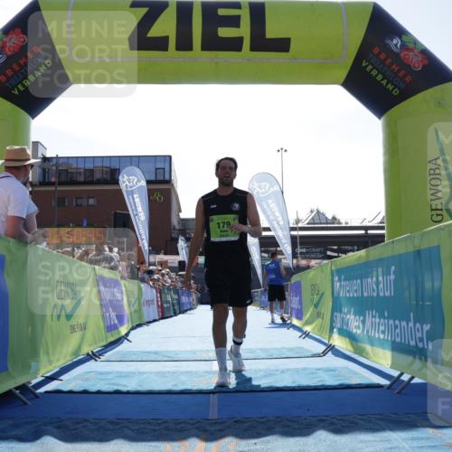 09.08.2026 - GEWOBA Citytriathlon Bremen Yannick Fuchs http://msf.ph/oto/9937564 09.08.2026 15:17:08 Ziel 179 meine-sportfotos.de