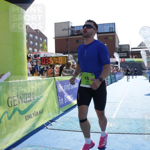 09.08.2026 - GEWOBA Citytriathlon Bremen Yannick Fuchs http://msf.ph/oto/9937589 09.08.2026 15:17:24 Ziel 43, 44 meine-sportfotos.de