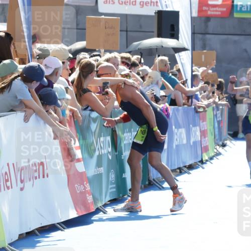 09.08.2026 - GEWOBA Citytriathlon Bremen Yannick Fuchs http://msf.ph/oto/9937625 09.08.2026 15:17:40 Ziel 400 meine-sportfotos.de