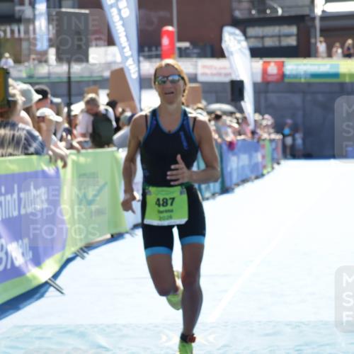 09.08.2026 - GEWOBA Citytriathlon Bremen Yannick Fuchs http://msf.ph/oto/9937676 09.08.2026 15:18:13 Ziel 487 meine-sportfotos.de