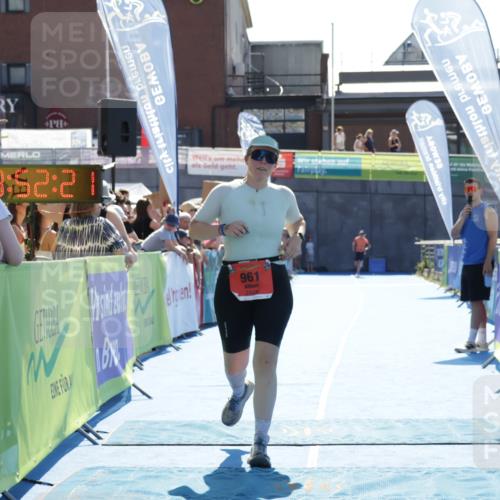 09.08.2026 - GEWOBA Citytriathlon Bremen Yannick Fuchs http://msf.ph/oto/9937709 09.08.2026 15:18:44 Ziel 961 meine-sportfotos.de