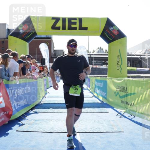 09.08.2026 - GEWOBA Citytriathlon Bremen Yannick Fuchs http://msf.ph/oto/9937761 09.08.2026 15:19:23 Ziel 135 meine-sportfotos.de