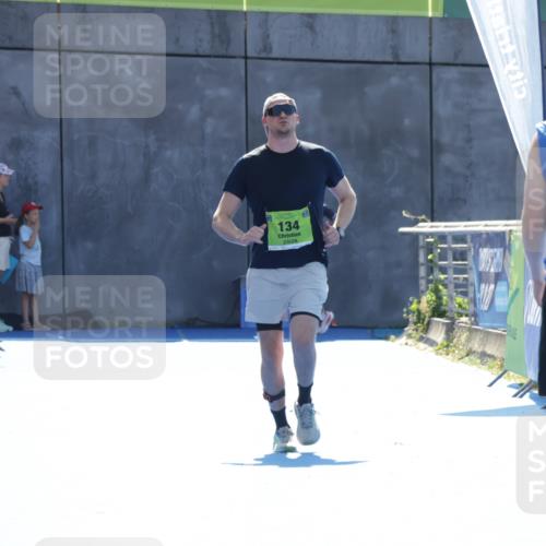 09.08.2026 - GEWOBA Citytriathlon Bremen Yannick Fuchs http://msf.ph/oto/9937767 09.08.2026 15:19:37 Ziel  meine-sportfotos.de