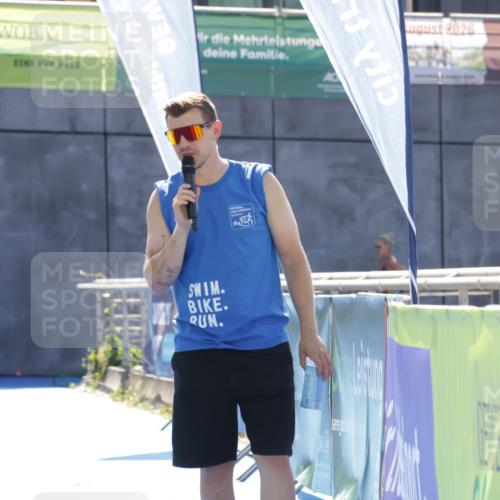 09.08.2026 - GEWOBA Citytriathlon Bremen Yannick Fuchs http://msf.ph/oto/9937812 09.08.2026 15:20:20 Ziel  meine-sportfotos.de