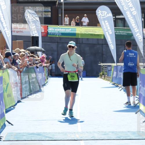 09.08.2026 - GEWOBA Citytriathlon Bremen Yannick Fuchs http://msf.ph/oto/9937820 09.08.2026 15:20:40 Ziel 240, 256, 352 meine-sportfotos.de