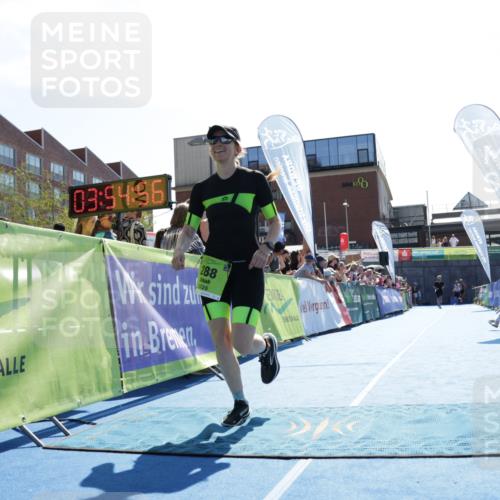 09.08.2026 - GEWOBA Citytriathlon Bremen Yannick Fuchs http://msf.ph/oto/9937874 09.08.2026 15:21:19 Ziel 288 meine-sportfotos.de