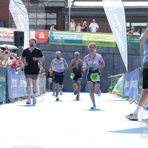 09.08.2026 - GEWOBA Citytriathlon Bremen Yannick Fuchs http://msf.ph/oto/9937880 09.08.2026 15:21:25 Ziel 329 meine-sportfotos.de