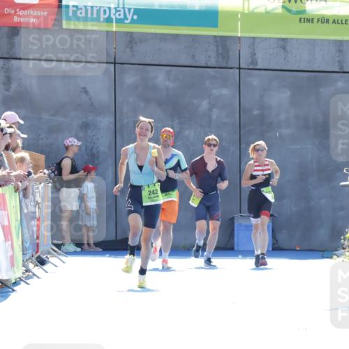 09.08.2026 - GEWOBA Citytriathlon Bremen Yannick Fuchs http://msf.ph/oto/9937914 09.08.2026 15:21:43 Ziel 130 meine-sportfotos.de