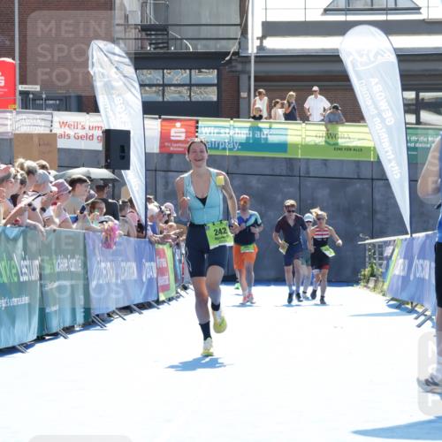 09.08.2026 - GEWOBA Citytriathlon Bremen Yannick Fuchs http://msf.ph/oto/9937919 09.08.2026 15:21:46 Ziel 130, 242 meine-sportfotos.de