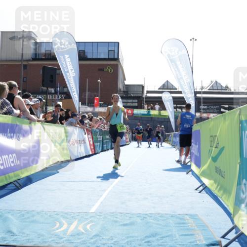 09.08.2026 - GEWOBA Citytriathlon Bremen Yannick Fuchs http://msf.ph/oto/9937922 09.08.2026 15:21:48 Ziel 242, 521 meine-sportfotos.de