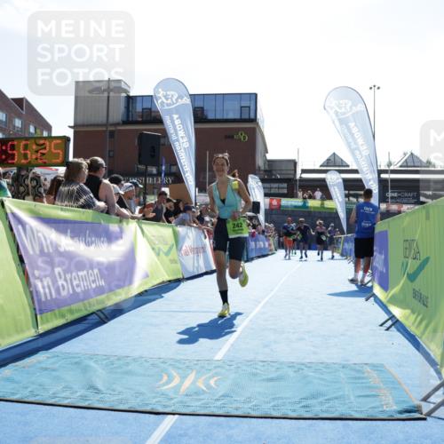 09.08.2026 - GEWOBA Citytriathlon Bremen Yannick Fuchs http://msf.ph/oto/9937925 09.08.2026 15:21:48 Ziel 242, 521 meine-sportfotos.de