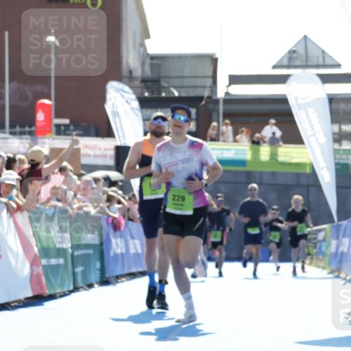 09.08.2026 - GEWOBA Citytriathlon Bremen Yannick Fuchs http://msf.ph/oto/9938000 09.08.2026 15:22:50 Ziel 91, 229, 249, 341, 485, 585 meine-sportfotos.de
