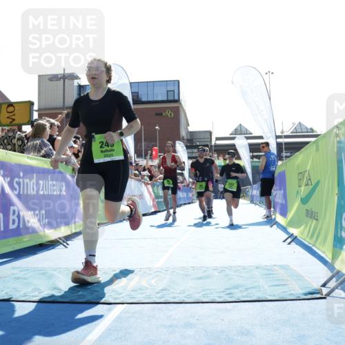 09.08.2026 - GEWOBA Citytriathlon Bremen Yannick Fuchs http://msf.ph/oto/9938016 09.08.2026 15:22:55 Ziel 80, 87, 91, 222, 229, 249, 363, 585 meine-sportfotos.de