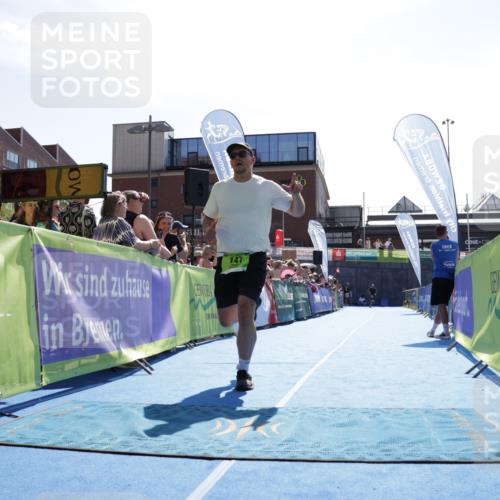 09.08.2026 - GEWOBA Citytriathlon Bremen Yannick Fuchs http://msf.ph/oto/9938035 09.08.2026 15:23:04 Ziel 147 meine-sportfotos.de