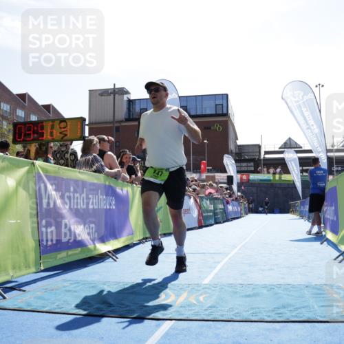 09.08.2026 - GEWOBA Citytriathlon Bremen Yannick Fuchs http://msf.ph/oto/9938036 09.08.2026 15:23:04 Ziel 147 meine-sportfotos.de
