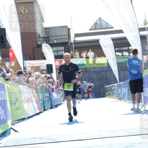 09.08.2026 - GEWOBA Citytriathlon Bremen Yannick Fuchs http://msf.ph/oto/9938041 09.08.2026 15:23:14 Ziel 449 meine-sportfotos.de