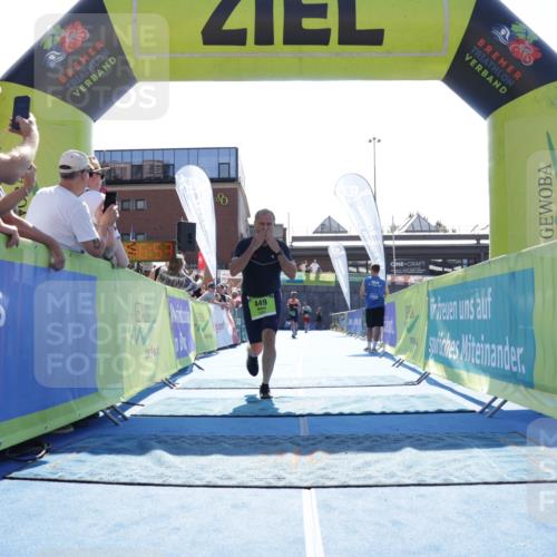 09.08.2026 - GEWOBA Citytriathlon Bremen Yannick Fuchs http://msf.ph/oto/9938045 09.08.2026 15:23:16 Ziel 449 meine-sportfotos.de