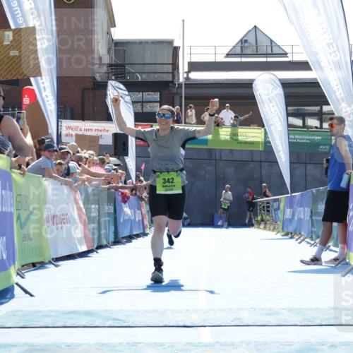 09.08.2026 - GEWOBA Citytriathlon Bremen Yannick Fuchs http://msf.ph/oto/9938090 09.08.2026 15:23:36 Ziel 342 meine-sportfotos.de
