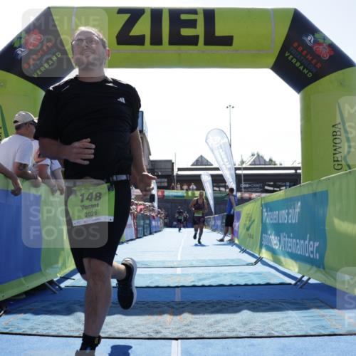 09.08.2026 - GEWOBA Citytriathlon Bremen Yannick Fuchs http://msf.ph/oto/9938118 09.08.2026 15:23:56 Ziel 10, 148, 235, 493 meine-sportfotos.de