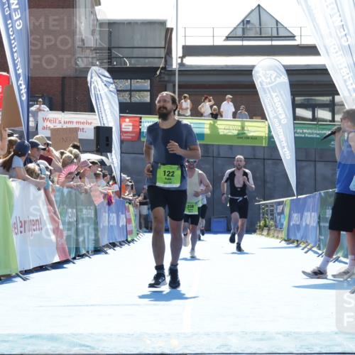 09.08.2026 - GEWOBA Citytriathlon Bremen Yannick Fuchs http://msf.ph/oto/9938126 09.08.2026 15:24:01 Ziel 122, 358, 412, 493 meine-sportfotos.de