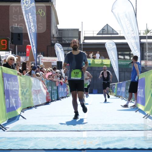09.08.2026 - GEWOBA Citytriathlon Bremen Yannick Fuchs http://msf.ph/oto/9938128 09.08.2026 15:24:02 Ziel 122, 358, 412, 493 meine-sportfotos.de