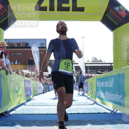 09.08.2026 - GEWOBA Citytriathlon Bremen Yannick Fuchs http://msf.ph/oto/9938132 09.08.2026 15:24:04 Ziel 122, 358, 412 meine-sportfotos.de