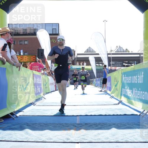 09.08.2026 - GEWOBA Citytriathlon Bremen Yannick Fuchs http://msf.ph/oto/9938200 09.08.2026 15:24:41 Ziel 73, 250, 391, 405, 410 meine-sportfotos.de