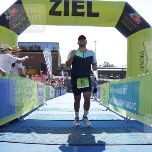 09.08.2026 - GEWOBA Citytriathlon Bremen Yannick Fuchs http://msf.ph/oto/9938244 09.08.2026 15:25:01 Ziel 58, 65, 300, 311 meine-sportfotos.de
