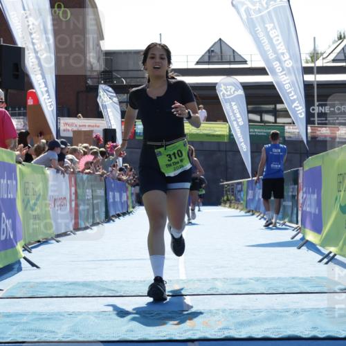 09.08.2026 - GEWOBA Citytriathlon Bremen Yannick Fuchs http://msf.ph/oto/9938348 09.08.2026 15:25:57 Ziel 310 meine-sportfotos.de