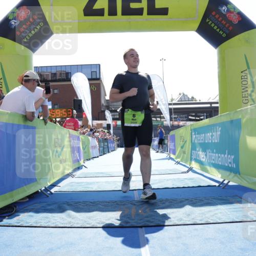 09.08.2026 - GEWOBA Citytriathlon Bremen Yannick Fuchs http://msf.ph/oto/9938406 09.08.2026 15:26:16 Ziel 6, 411 meine-sportfotos.de