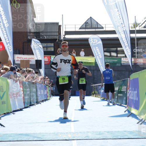 09.08.2026 - GEWOBA Citytriathlon Bremen Yannick Fuchs http://msf.ph/oto/9938438 09.08.2026 15:26:31 Ziel 95, 394, 409 meine-sportfotos.de