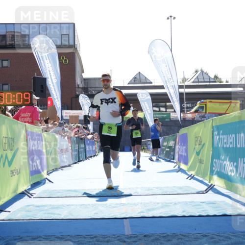 09.08.2026 - GEWOBA Citytriathlon Bremen Yannick Fuchs http://msf.ph/oto/9938443 09.08.2026 15:26:33 Ziel 95, 389, 394 meine-sportfotos.de