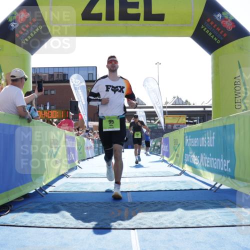 09.08.2026 - GEWOBA Citytriathlon Bremen Yannick Fuchs http://msf.ph/oto/9938447 09.08.2026 15:26:34 Ziel 95, 389, 394 meine-sportfotos.de
