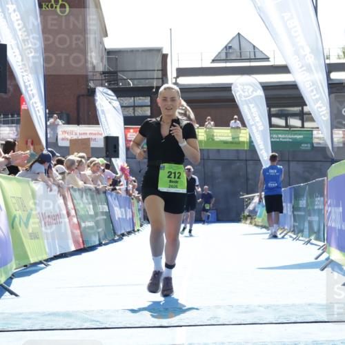09.08.2026 - GEWOBA Citytriathlon Bremen Yannick Fuchs http://msf.ph/oto/9938537 09.08.2026 15:27:05 Ziel 212, 338 meine-sportfotos.de