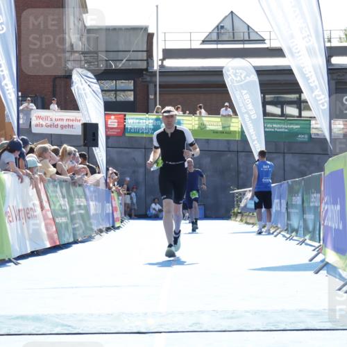 09.08.2026 - GEWOBA Citytriathlon Bremen Yannick Fuchs http://msf.ph/oto/9938555 09.08.2026 15:27:10 Ziel 212, 375 meine-sportfotos.de